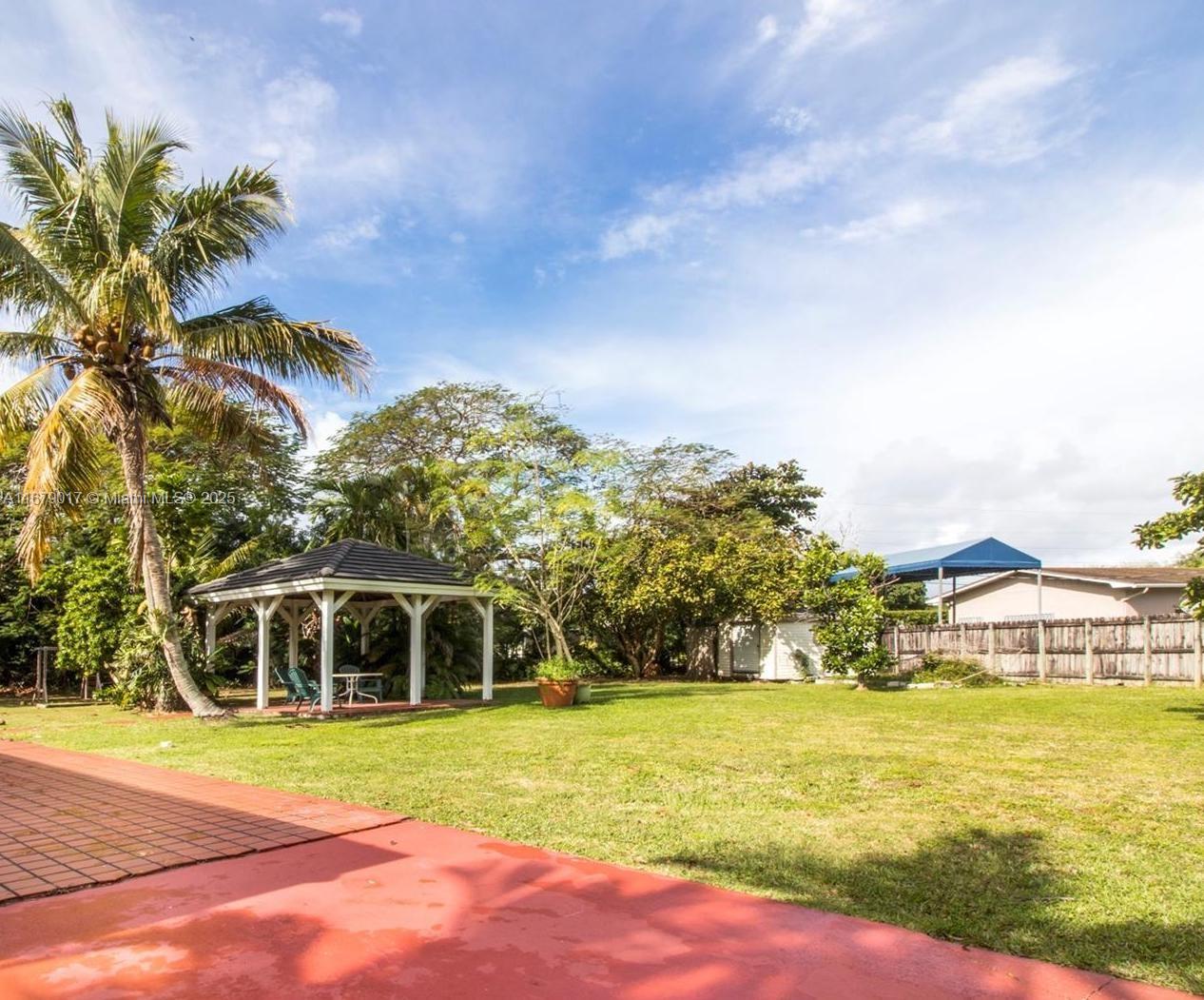 CARIBBEAN ESTATES - Residential