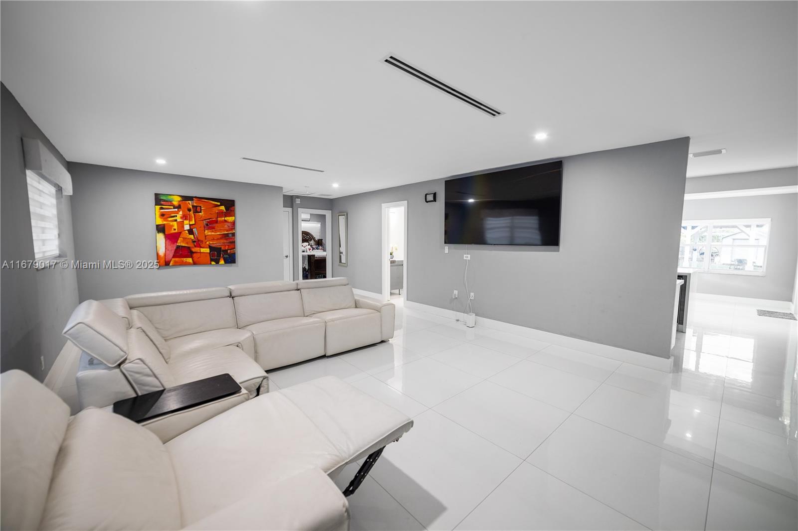 CARIBBEAN ESTATES - Residential