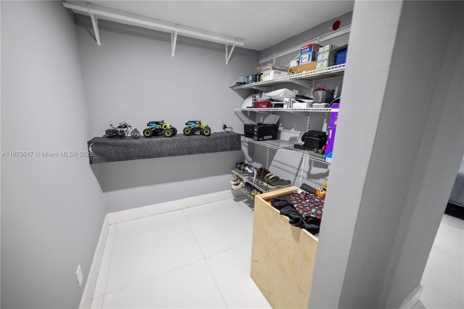 CARIBBEAN ESTATES - Residential