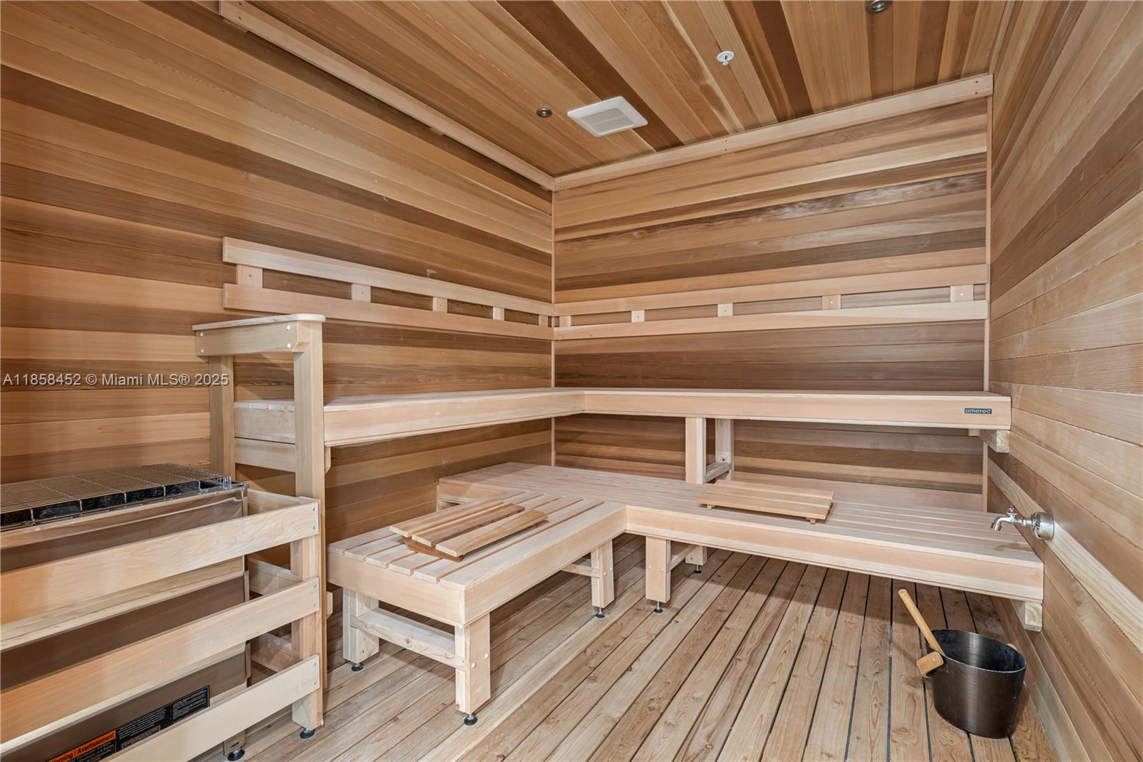 TOWN OF MODELO (DANIA) B- - Residential Lease