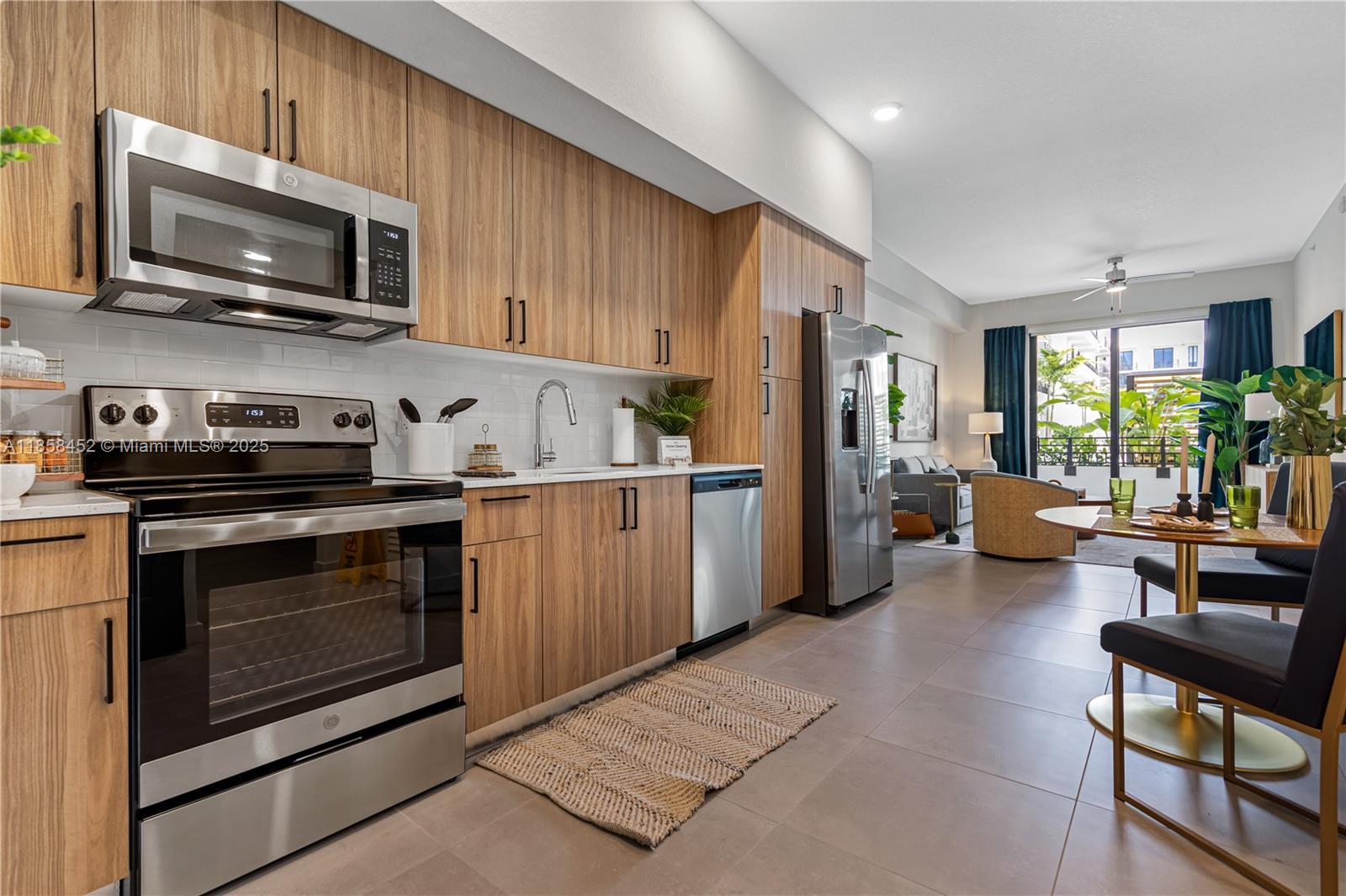 TOWN OF MODELO (DANIA) B- - Residential Lease