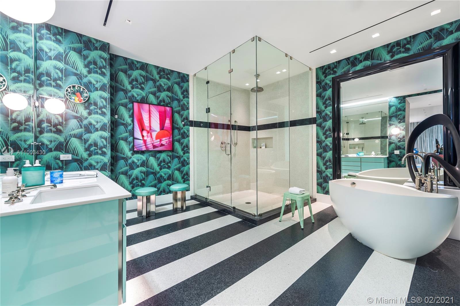 APOGEE CONDO - Residential