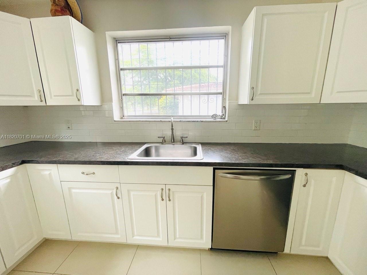 CG RIVIERA SEC 3 REV - Residential Lease