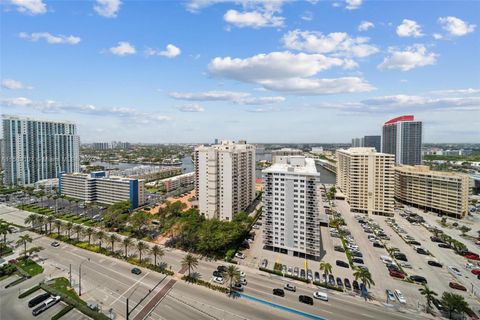 Condominium in Hallandale Beach FL 1850 Ocean Dr Dr 18.jpg