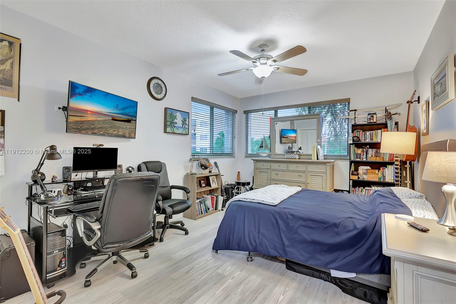 THE ADMIRALTY CONDO - Residential