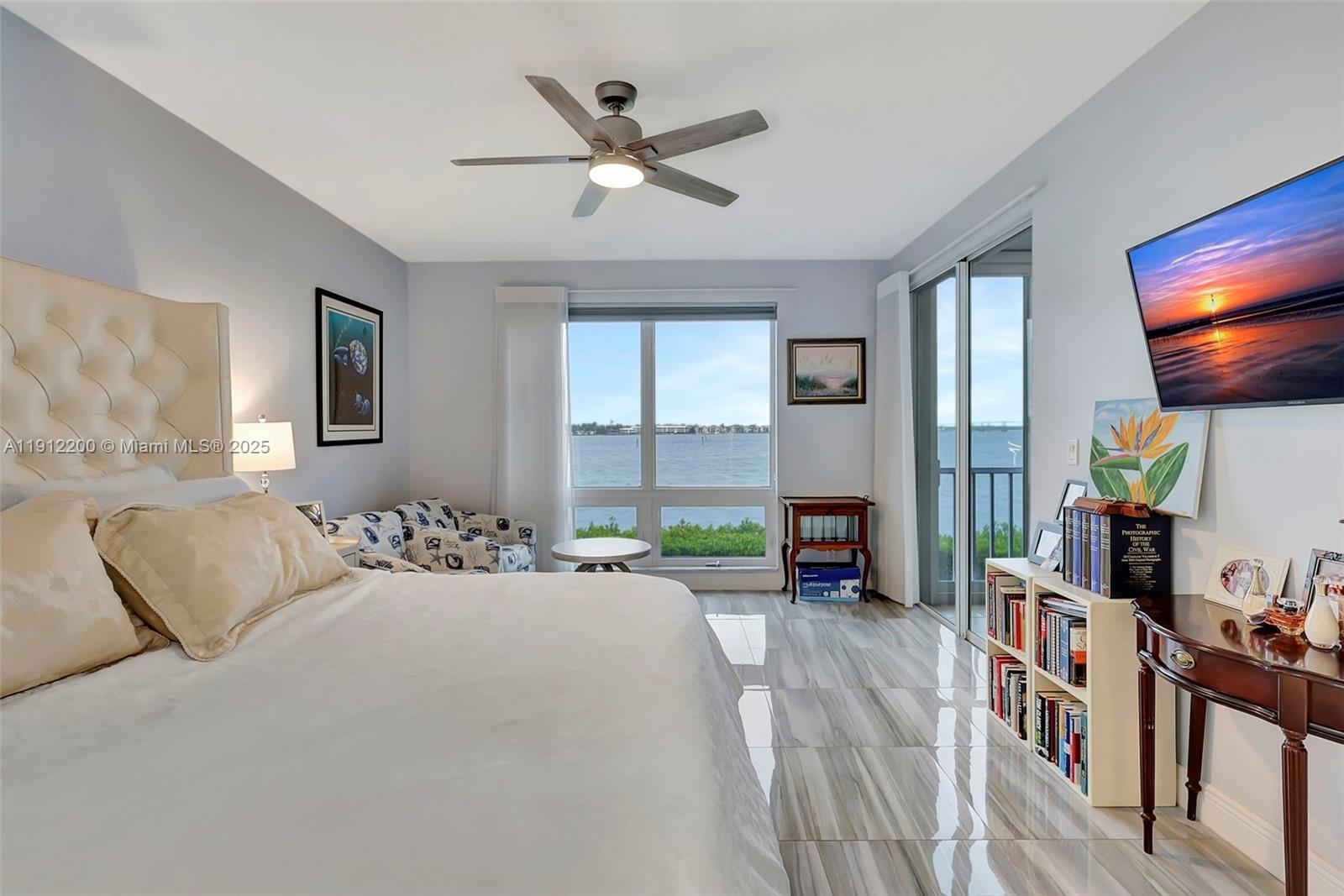 THE ADMIRALTY CONDO - Residential