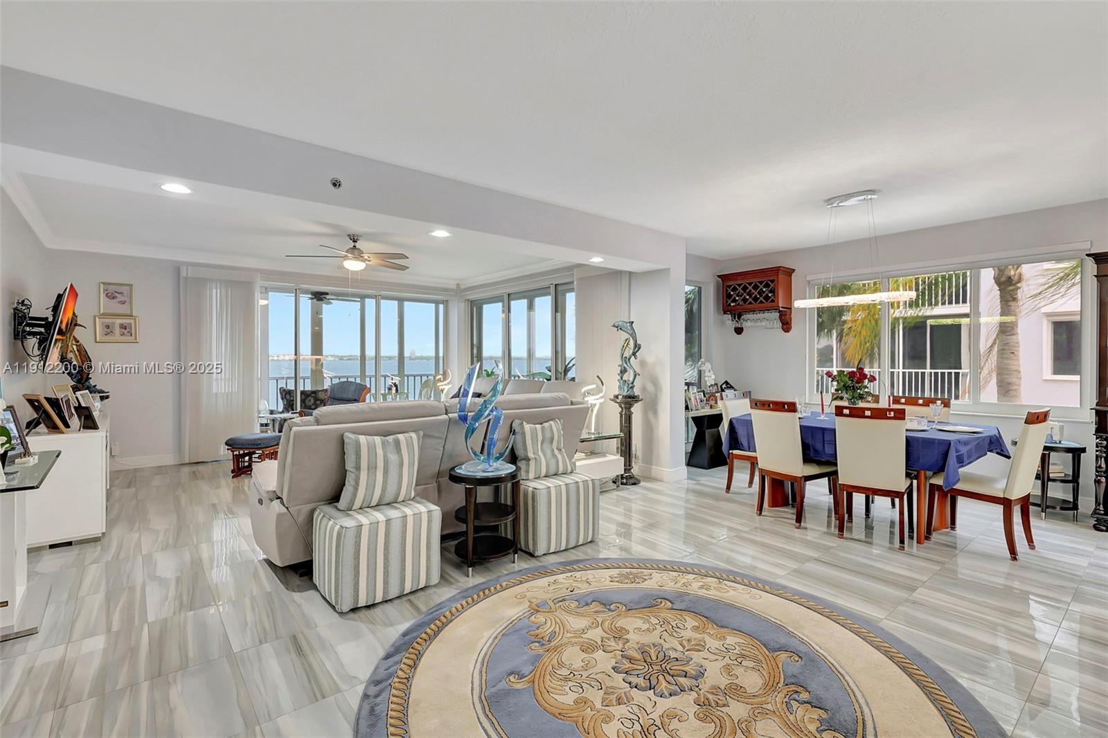 THE ADMIRALTY CONDO - Residential