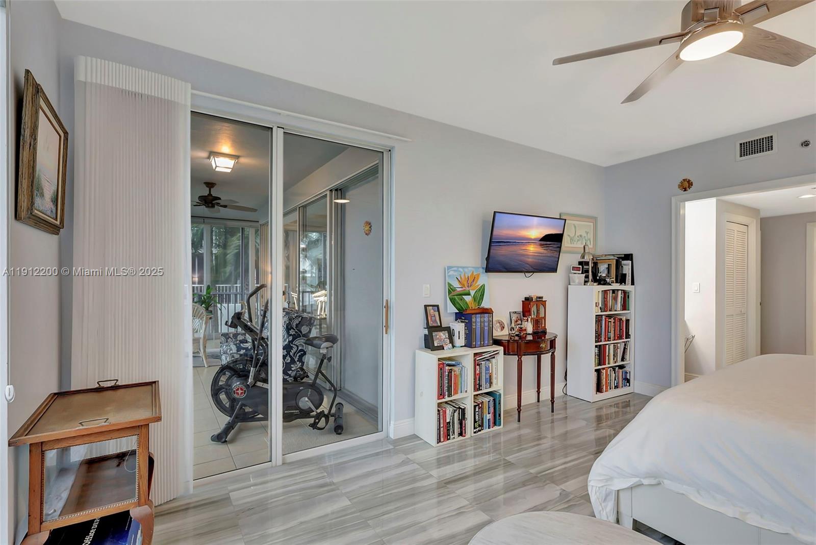 THE ADMIRALTY CONDO - Residential