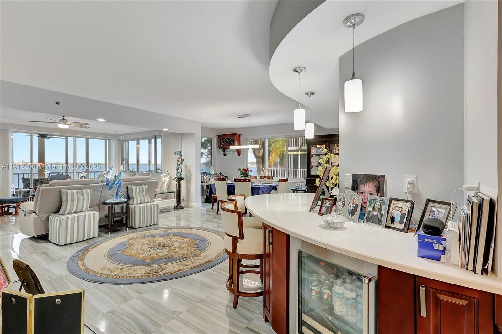 THE ADMIRALTY CONDO - Residential