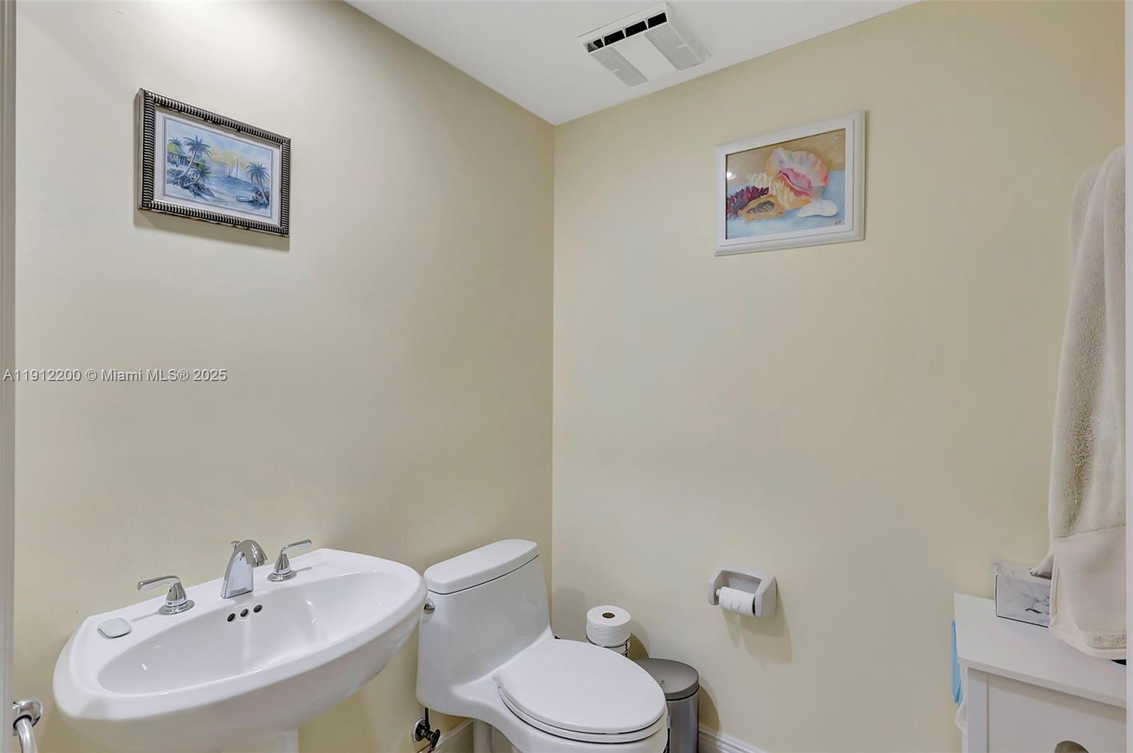 THE ADMIRALTY CONDO - Residential