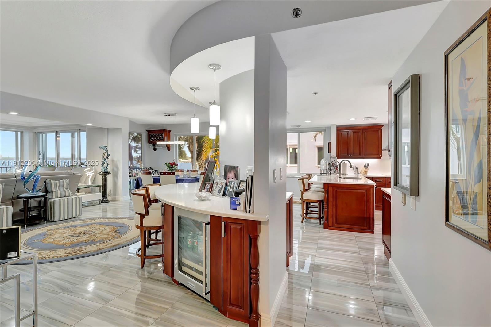 THE ADMIRALTY CONDO - Residential