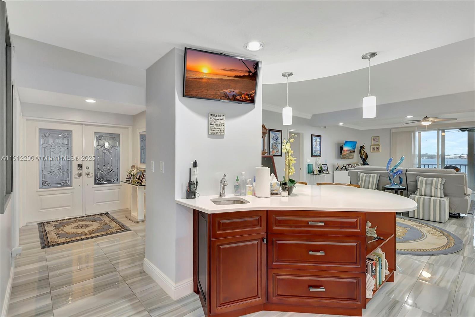 THE ADMIRALTY CONDO - Residential