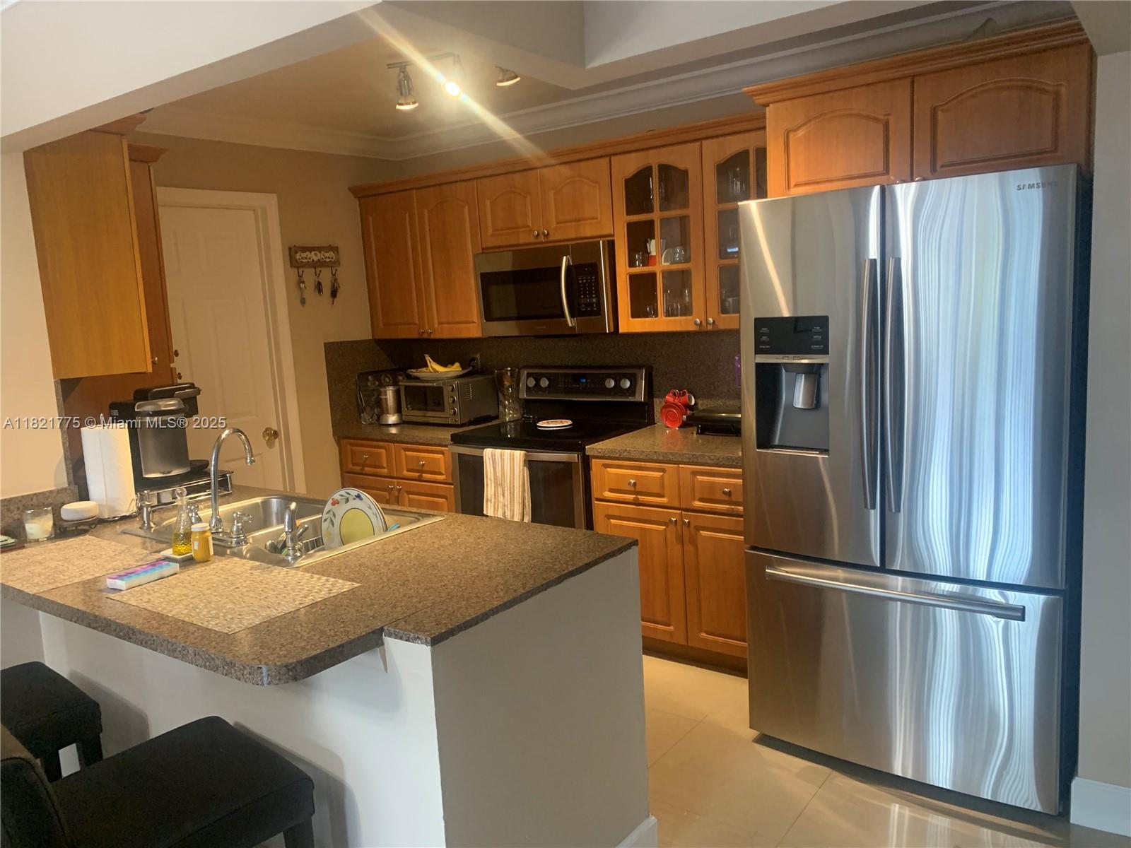 460 W Park Dr 104, Miami, Broward County, Florida - 2 Bedrooms  
1 Bathrooms - 