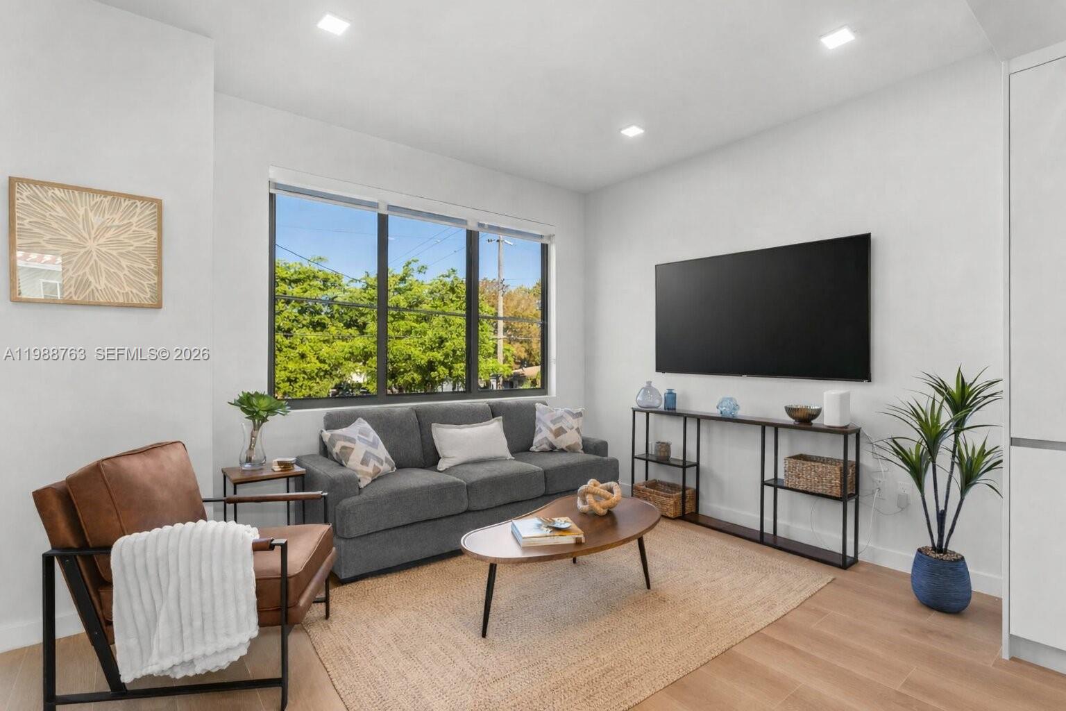 LAWRENCE ESTATES LAND COS - Residential Lease