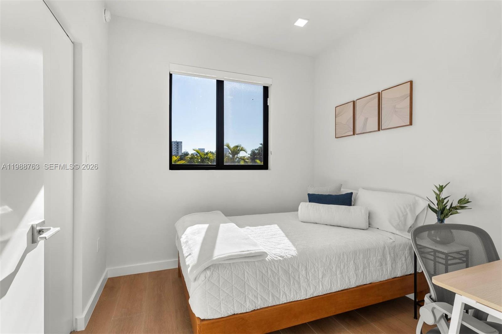 LAWRENCE ESTATES LAND COS - Residential Lease