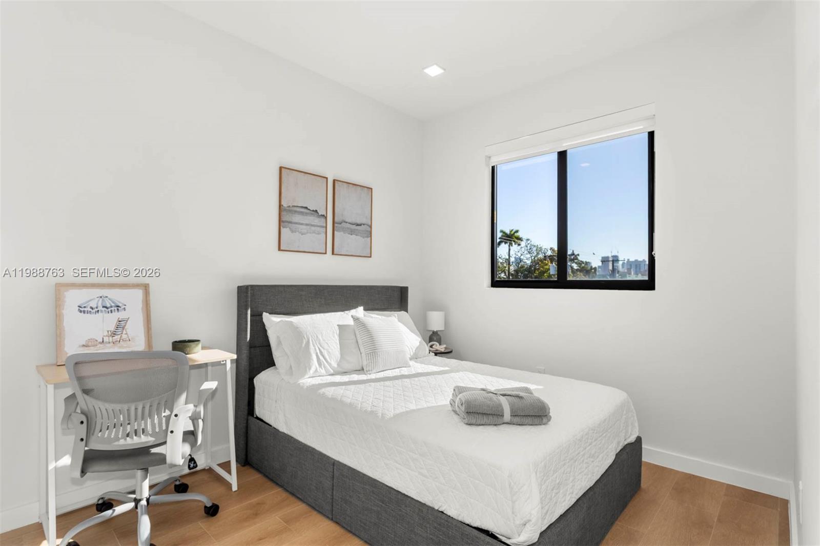 LAWRENCE ESTATES LAND COS - Residential Lease