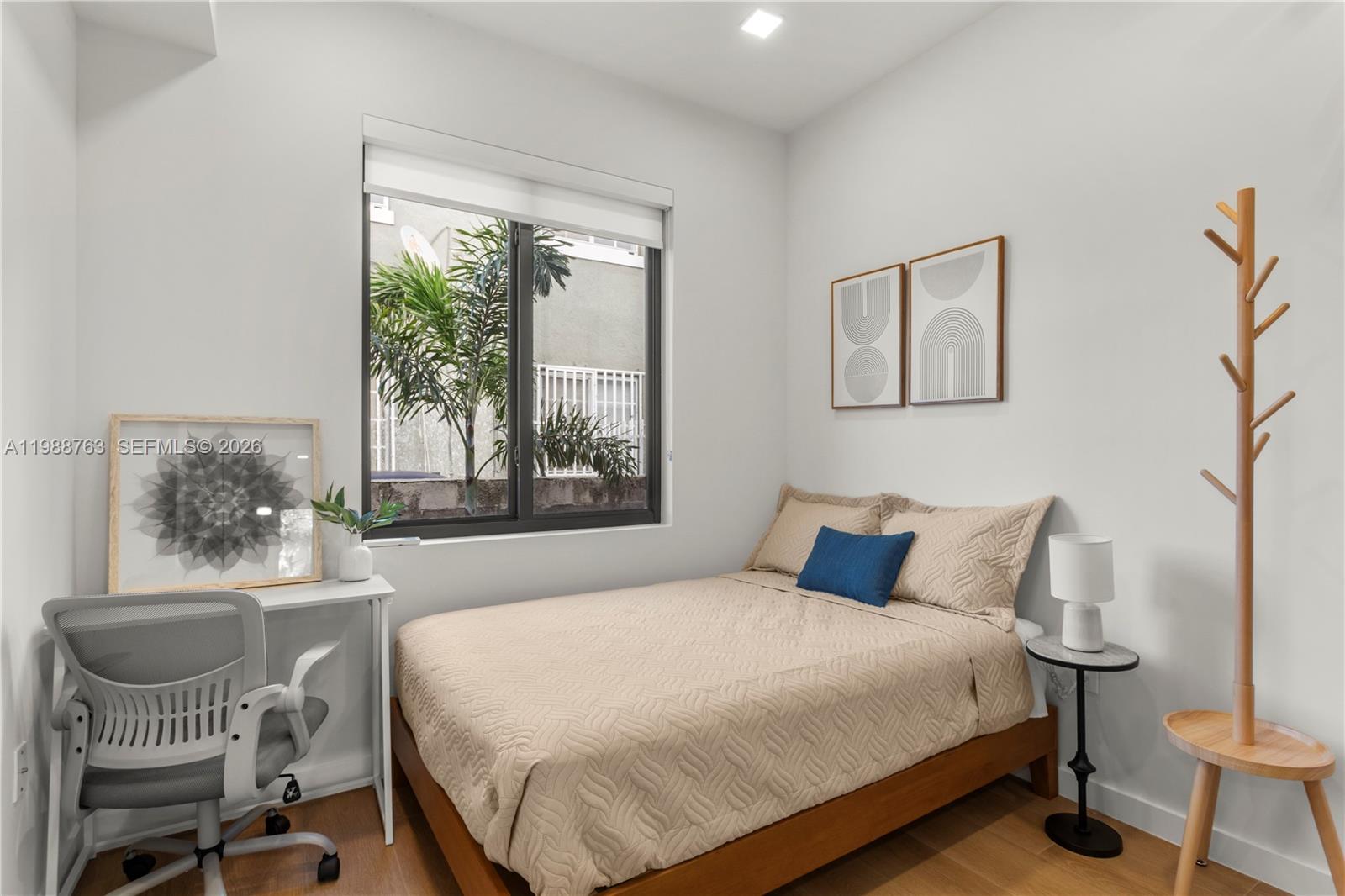 LAWRENCE ESTATES LAND COS - Residential Lease