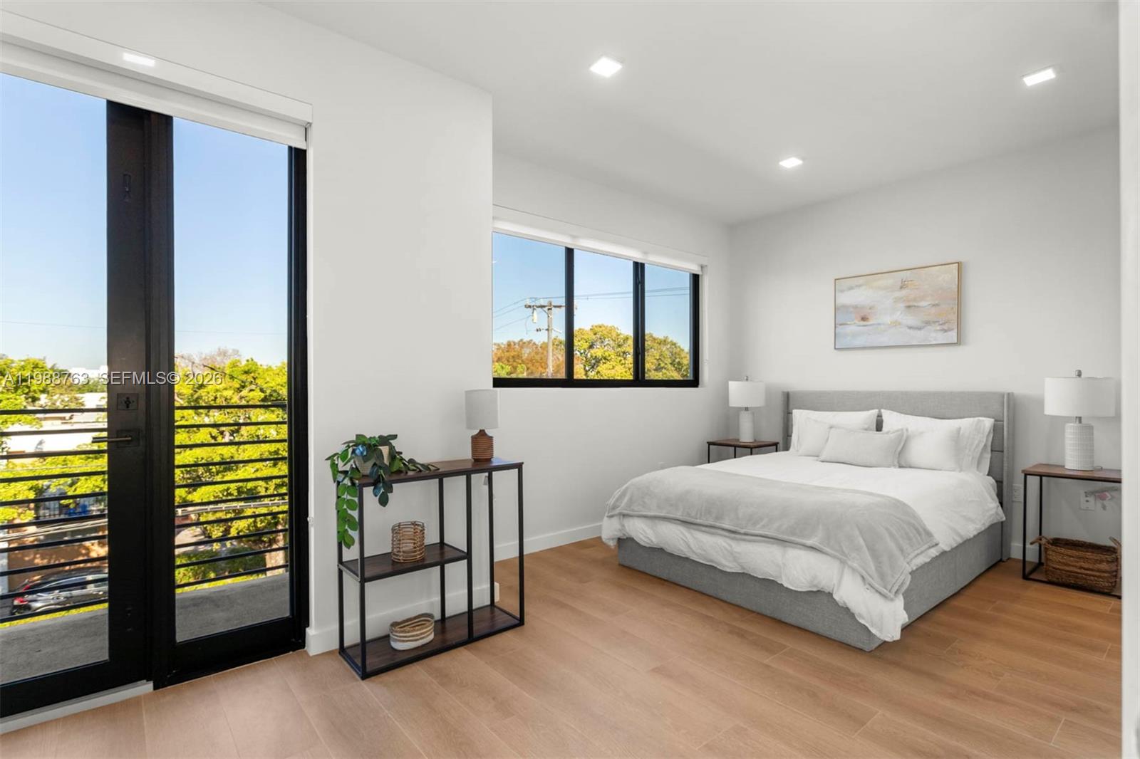 LAWRENCE ESTATES LAND COS - Residential Lease