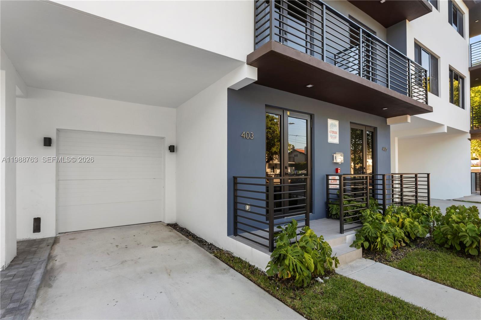 LAWRENCE ESTATES LAND COS - Residential Lease