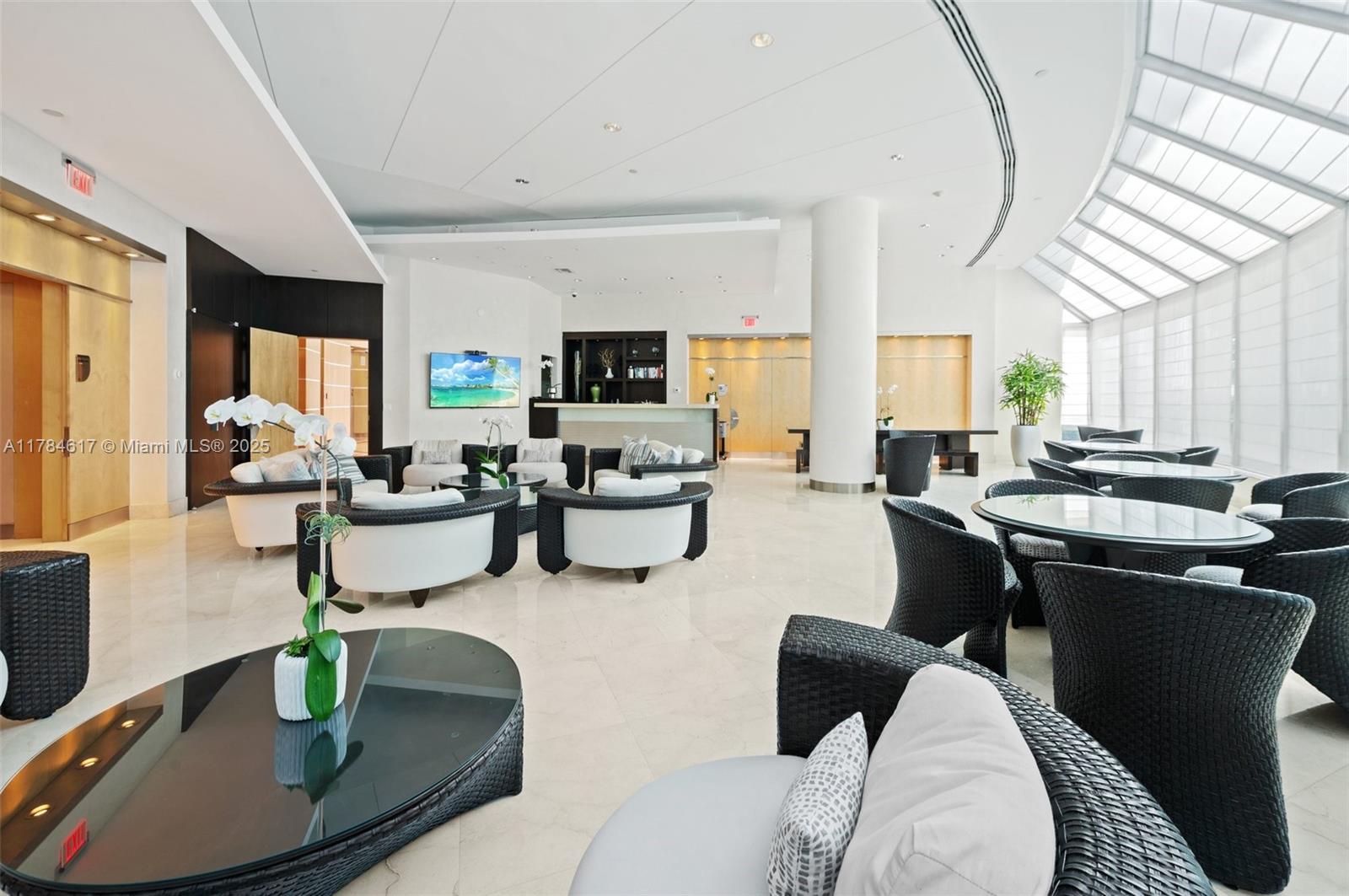 BRISTOL TOWERS CONDO - Residential