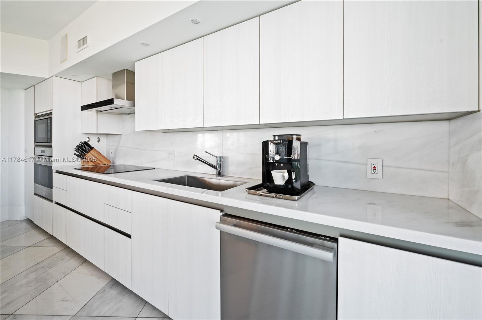 BRISTOL TOWERS CONDO - Residential