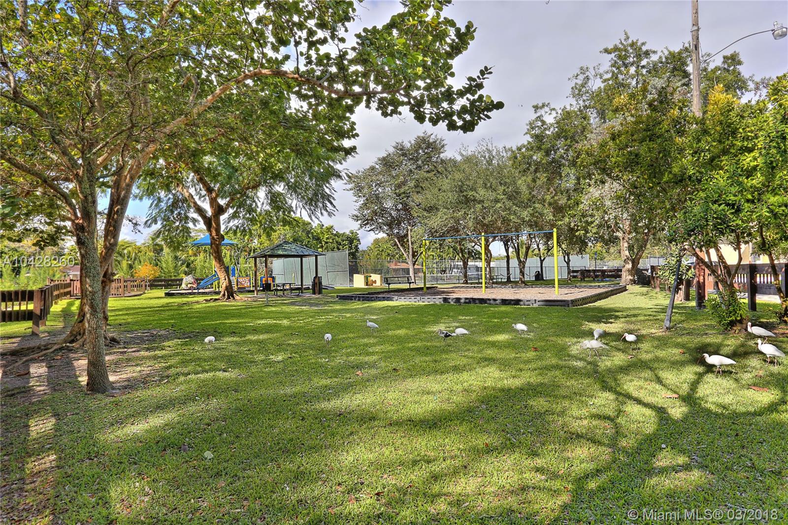 CAMBRIDGE LAWNS - Residential