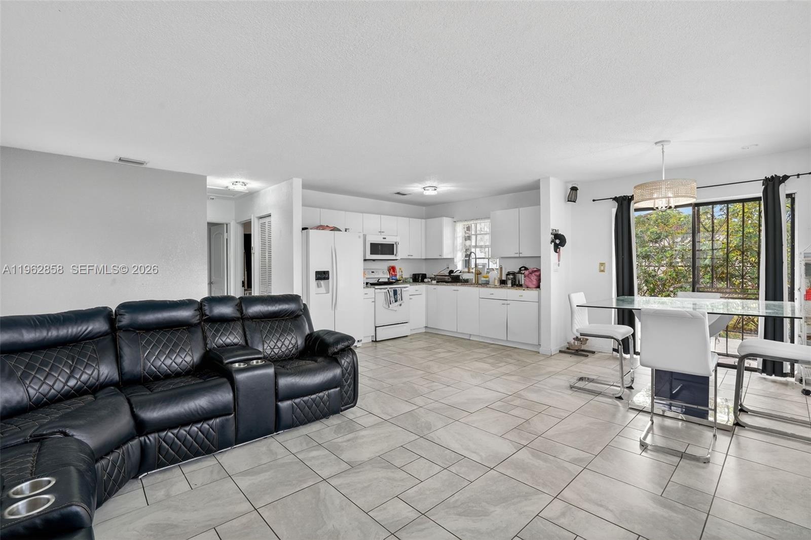 LAKEWOOD ESTS - Residential