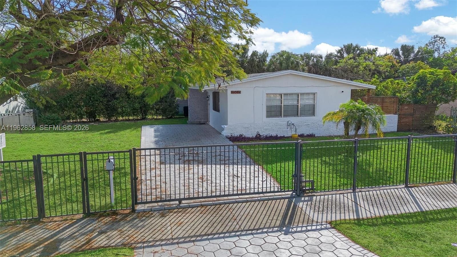 LAKEWOOD ESTS - Residential