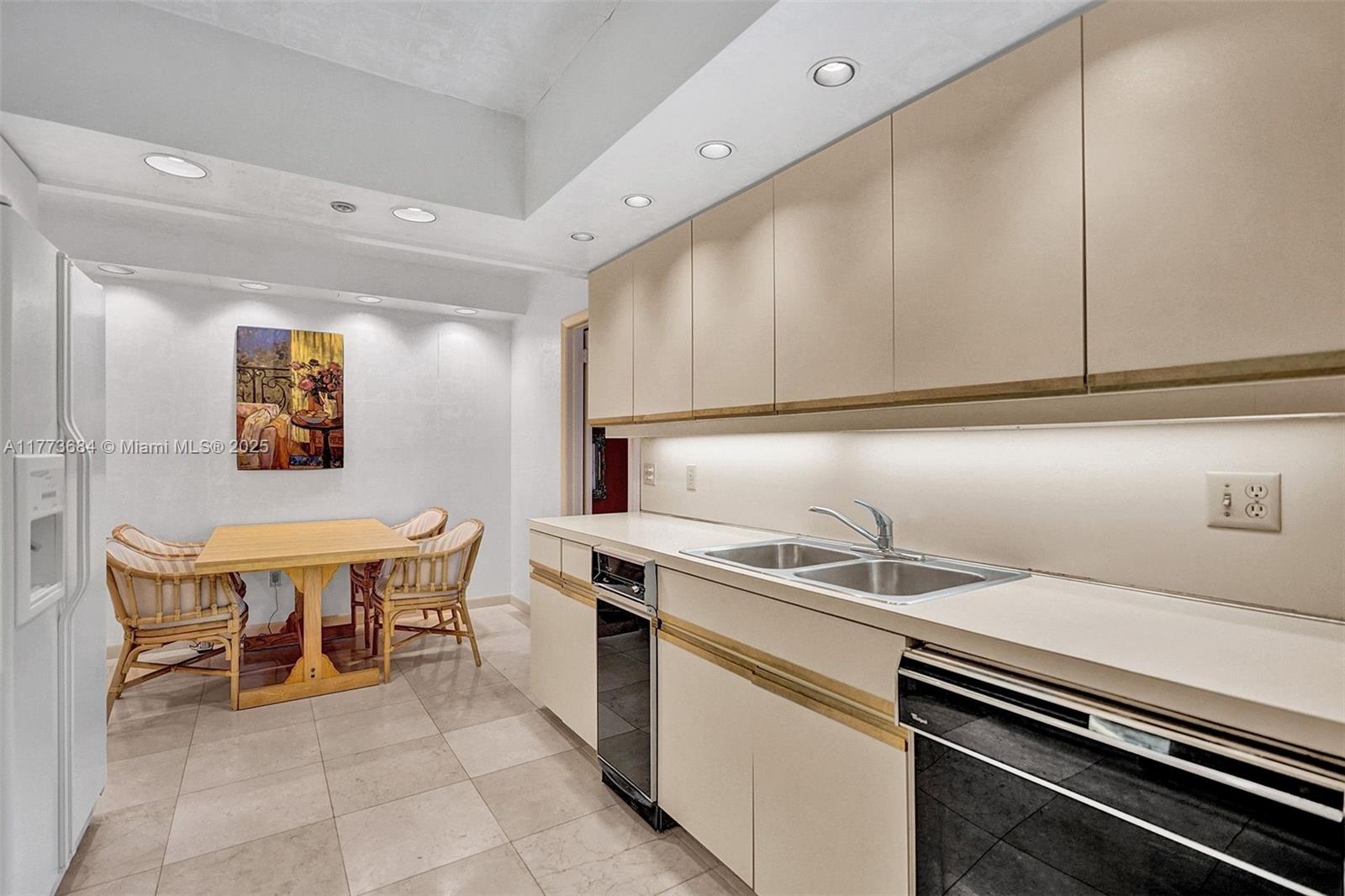 THE TIFFANY OF BAL HARBOUR - Residential