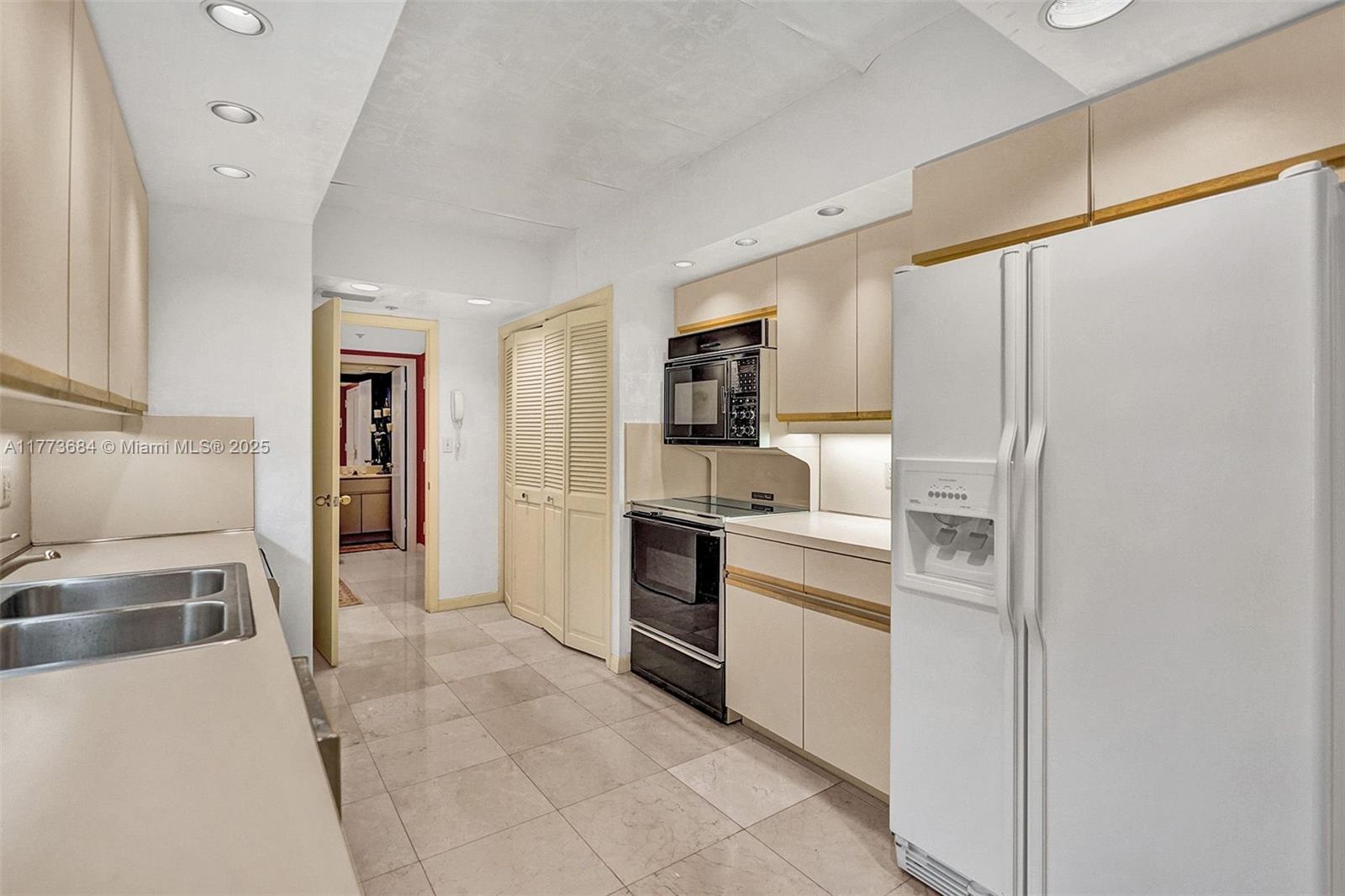 THE TIFFANY OF BAL HARBOUR - Residential