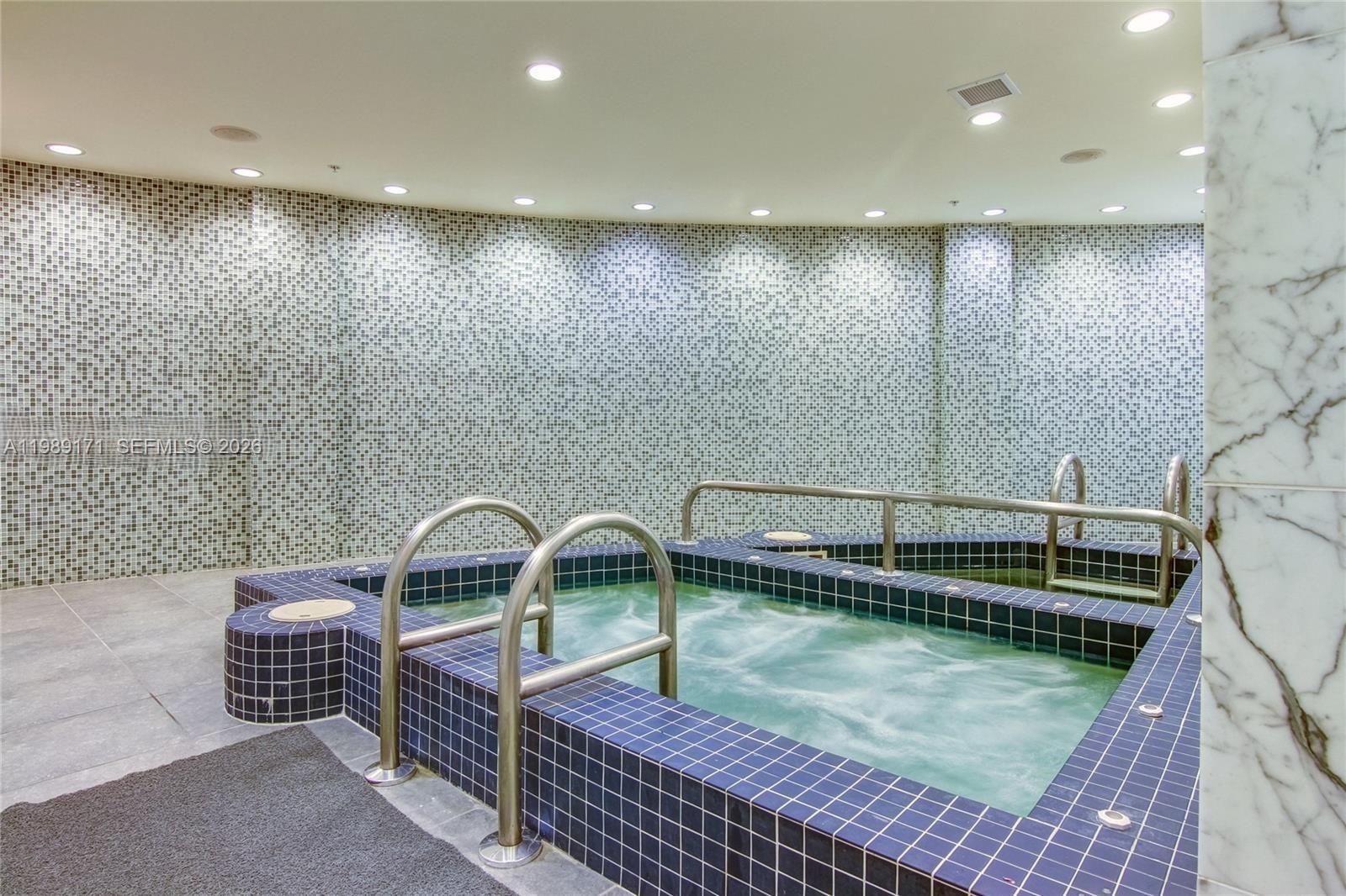 VIZCAYNE NORTH CONDO - Residential Lease