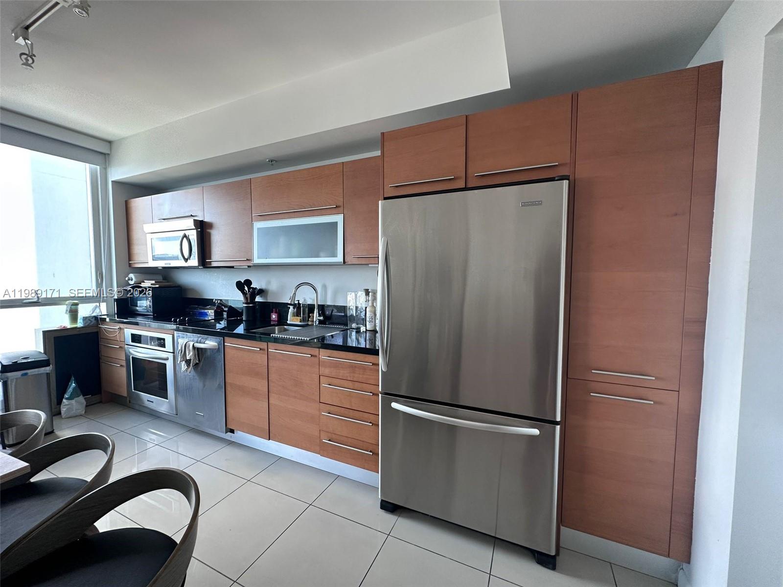 VIZCAYNE NORTH CONDO - Residential Lease