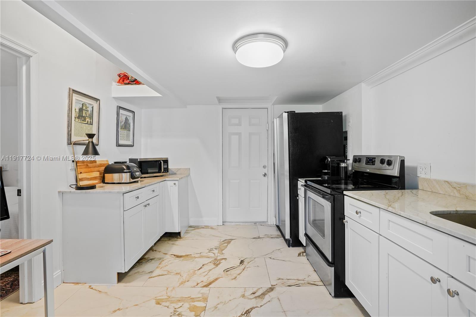 BISCAYNE POINT - Residential Lease