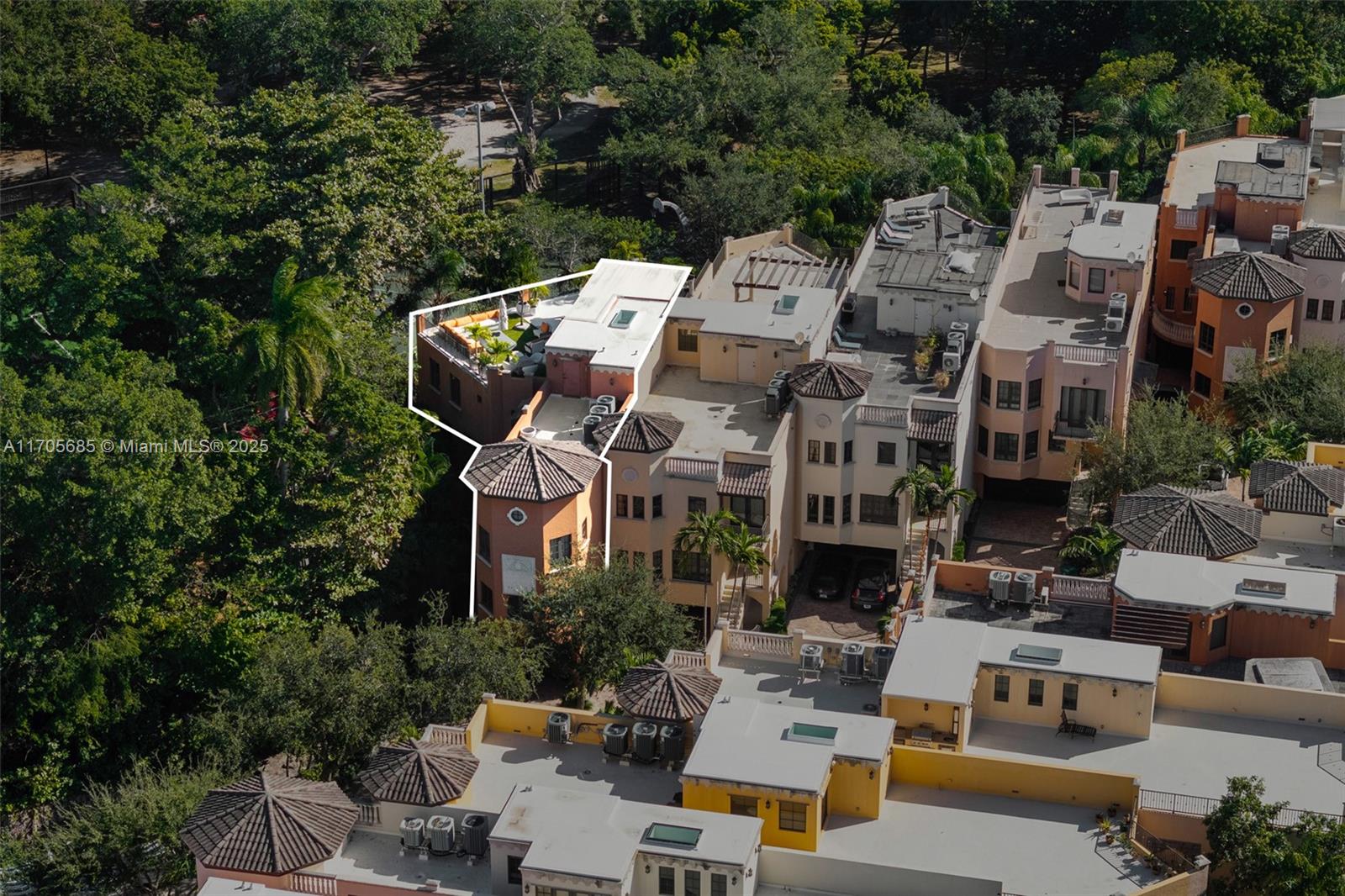 CLOISTERS ON THE BAY COND - Residential