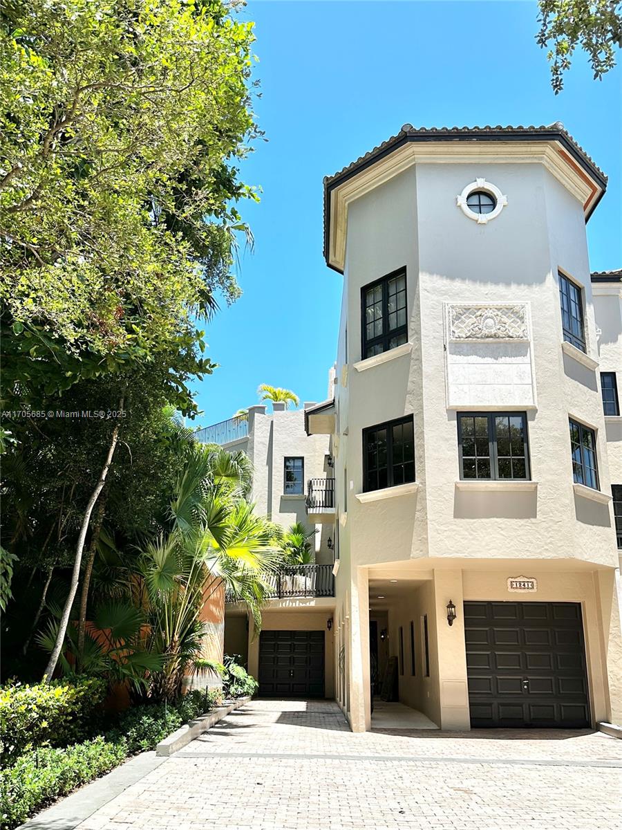 CLOISTERS ON THE BAY COND - Residential