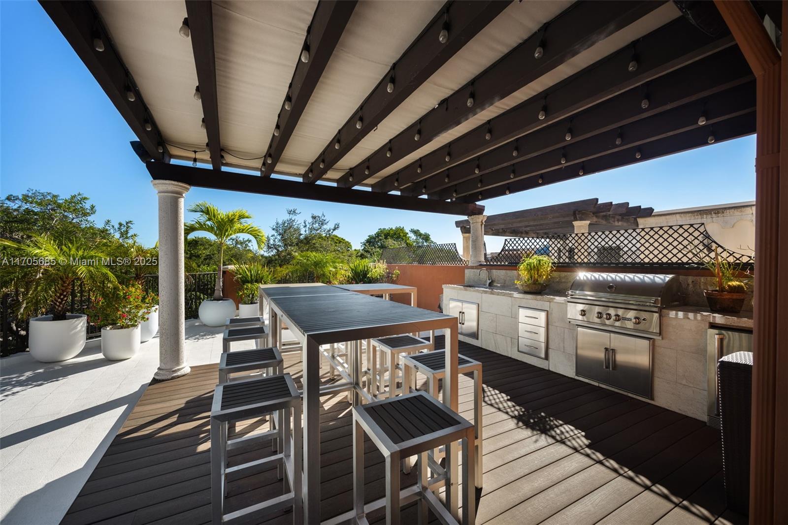 CLOISTERS ON THE BAY COND - Residential