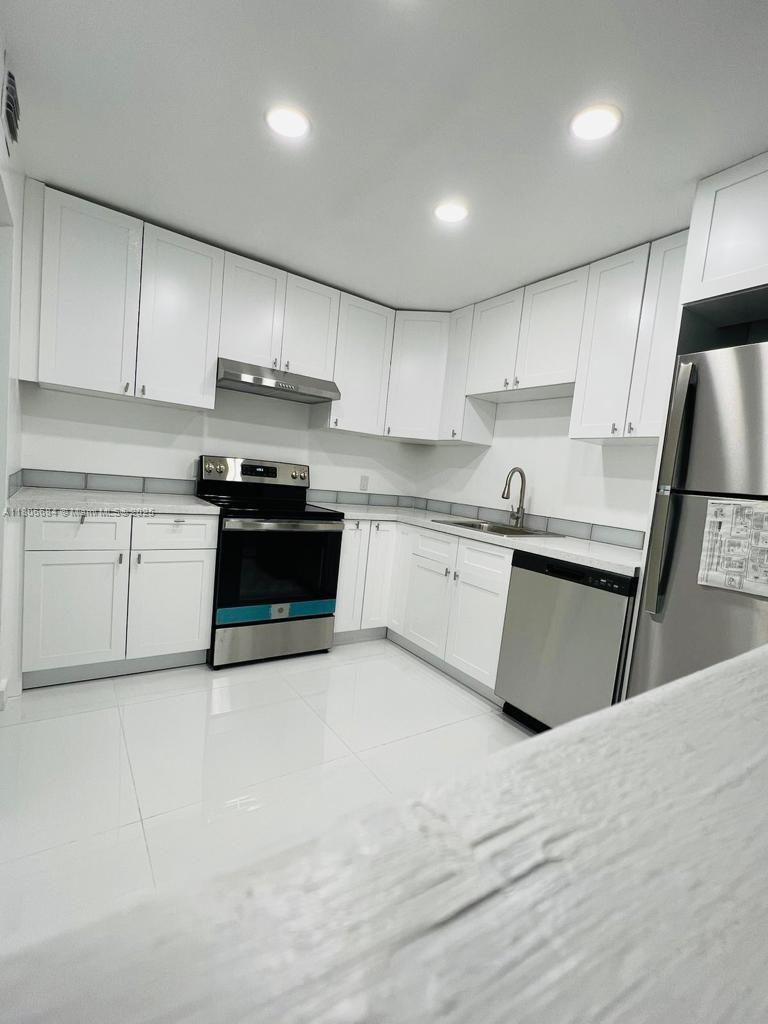 700 SE 2nd Ave 313