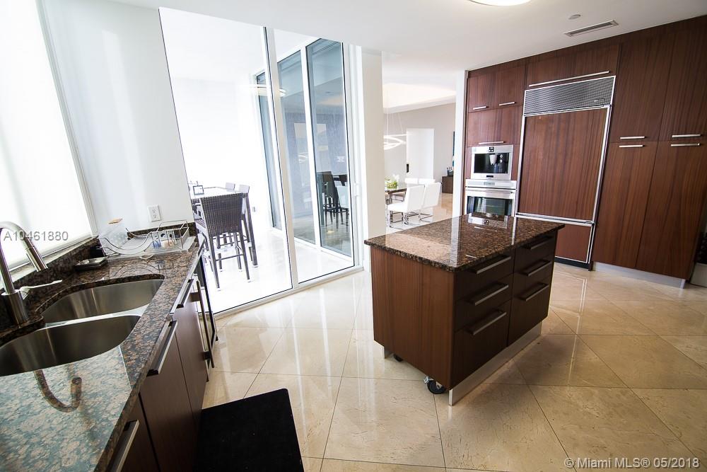 Trump Tower III - Residential Lease