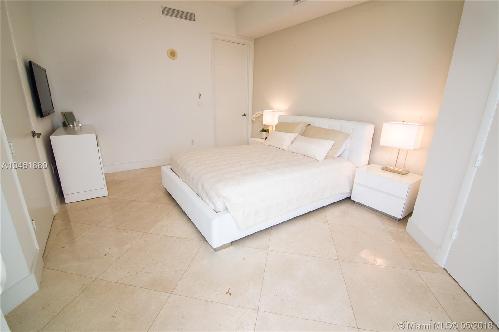 Trump Tower III - Residential Lease