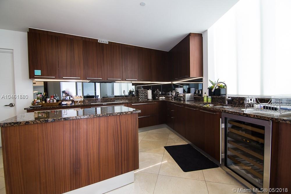 Trump Tower III - Residential Lease