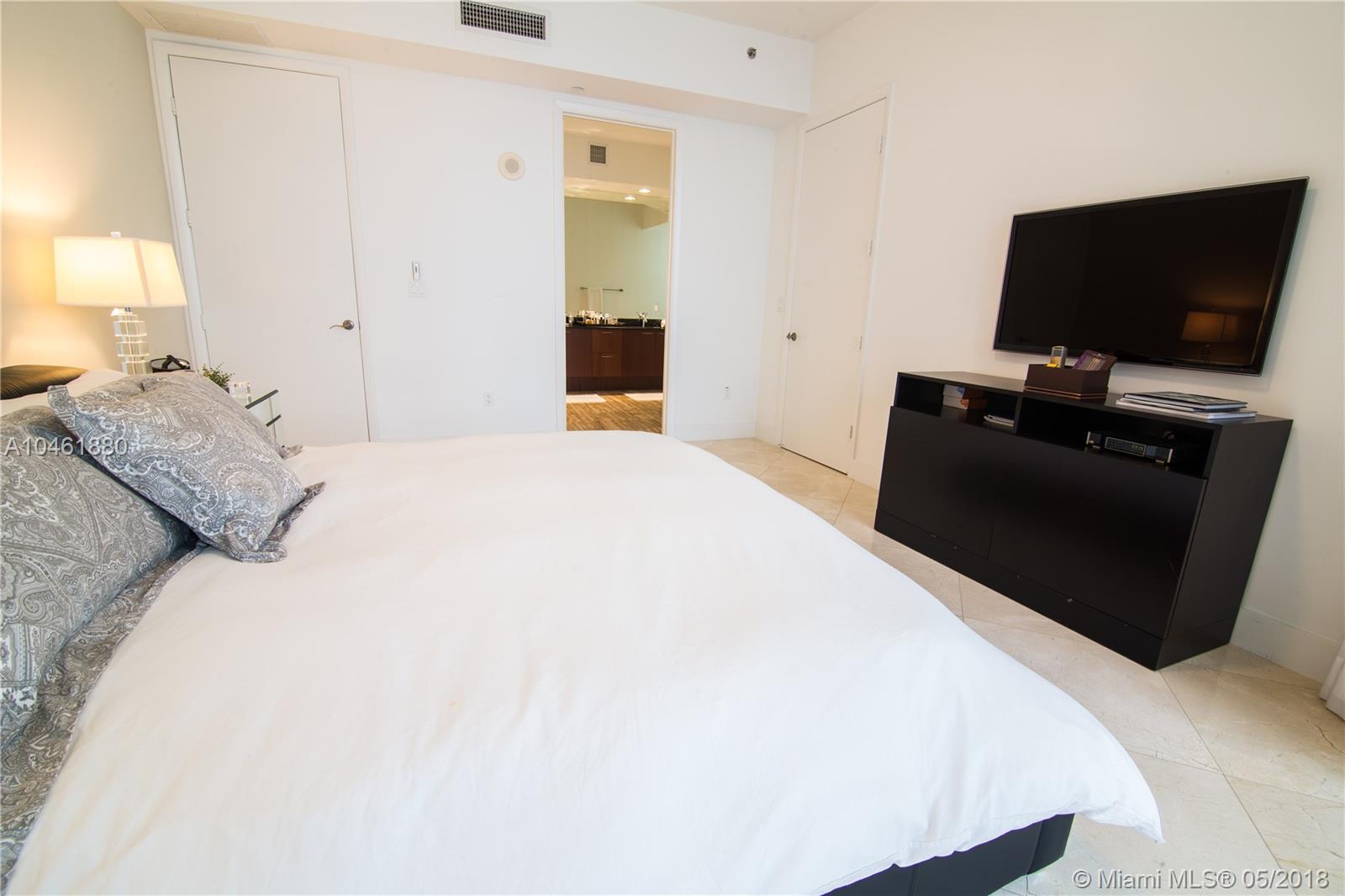 Trump Tower III - Residential Lease