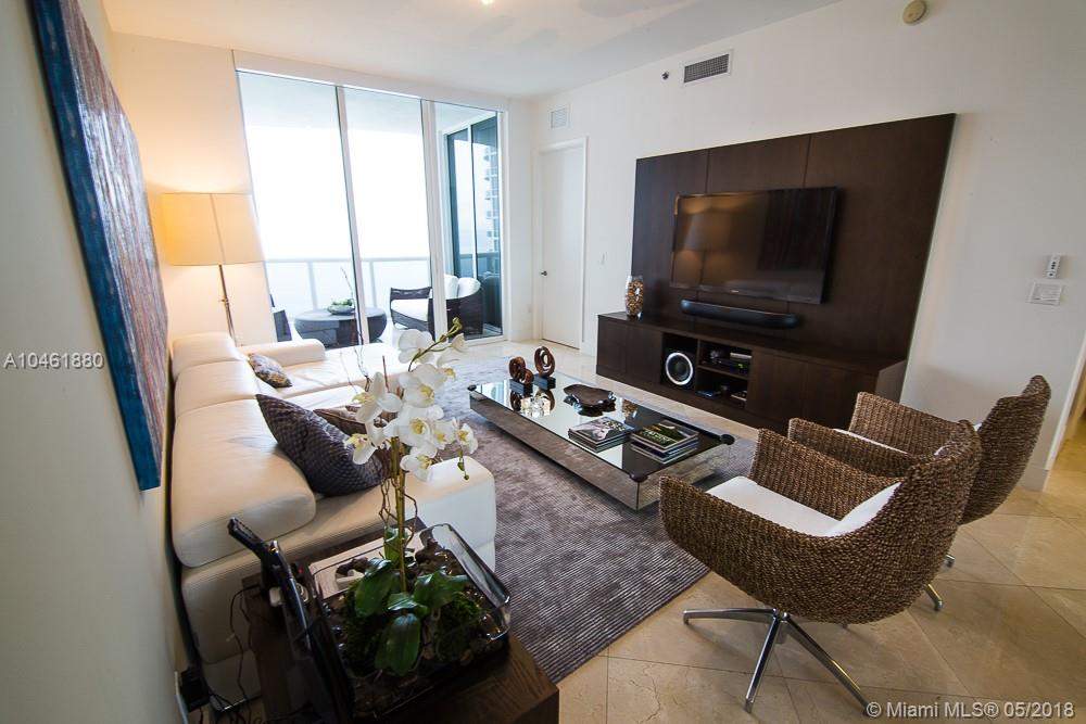 Trump Tower III - Residential Lease