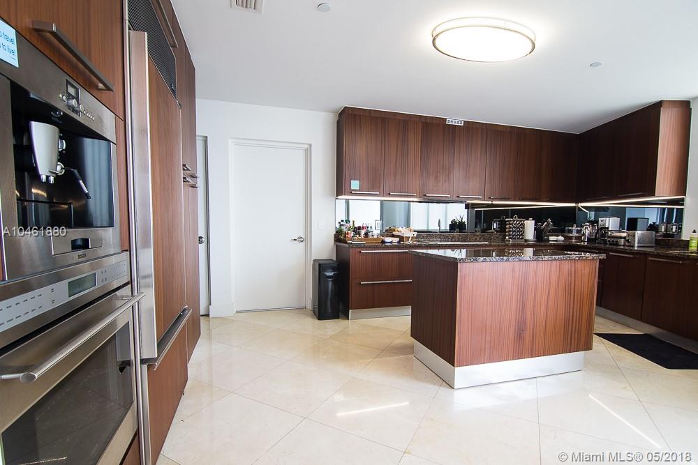 Trump Tower III - Residential Lease