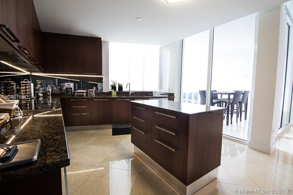 Trump Tower III - Residential Lease