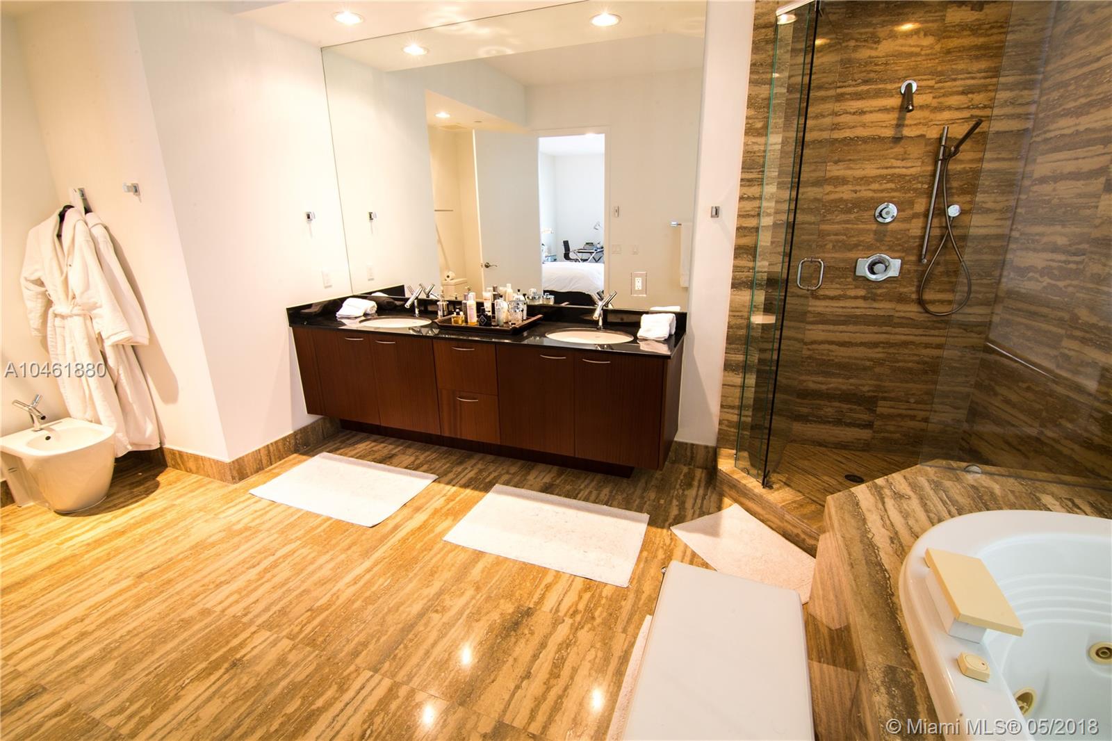 Trump Tower III - Residential Lease