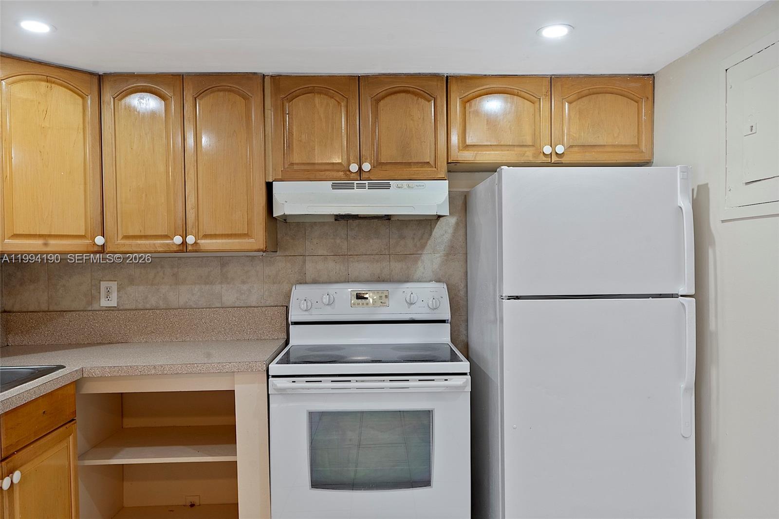 ROYAL OAKS TOWNHOUSE 12 C - Residential