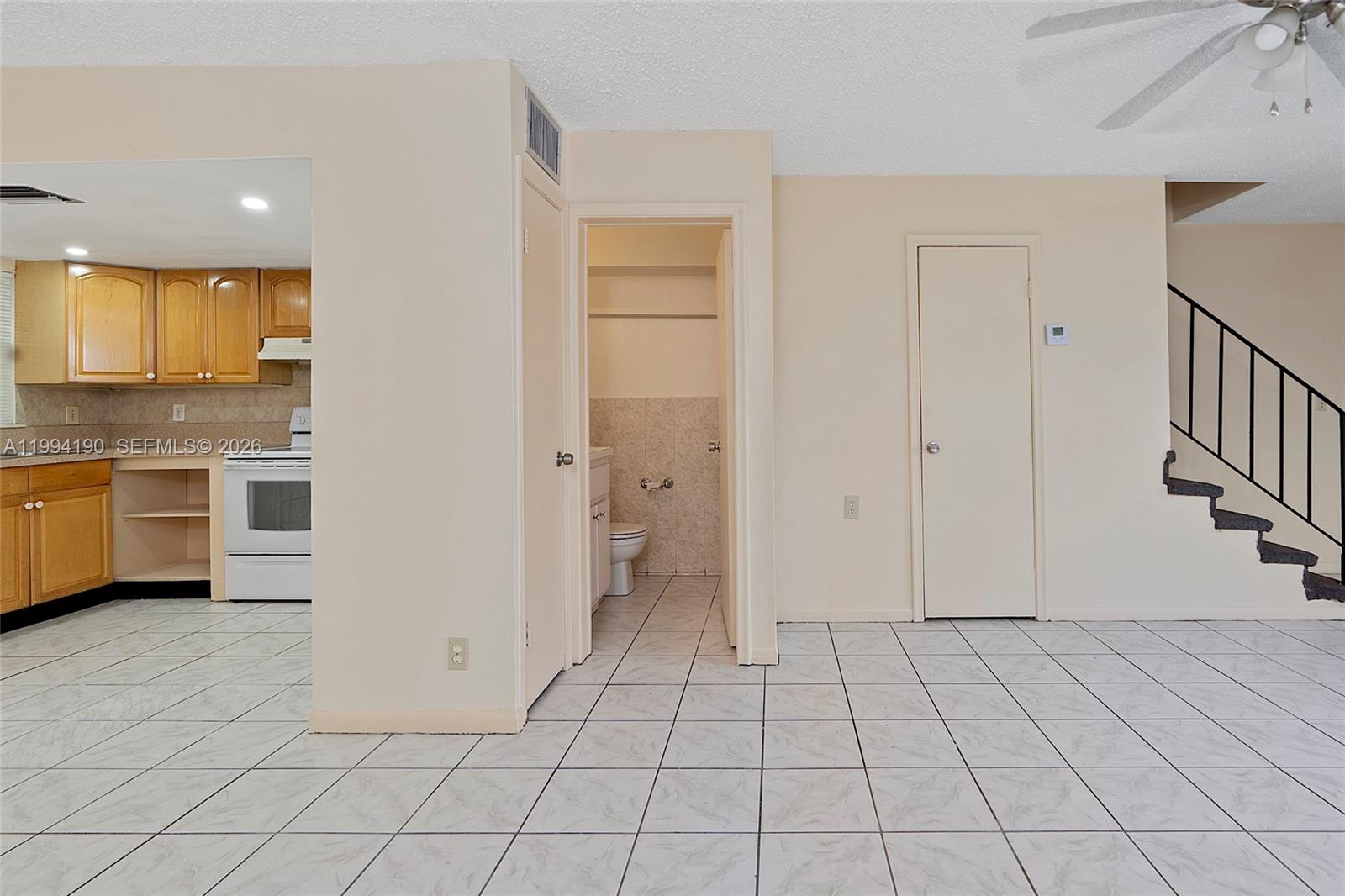 ROYAL OAKS TOWNHOUSE 12 C - Residential