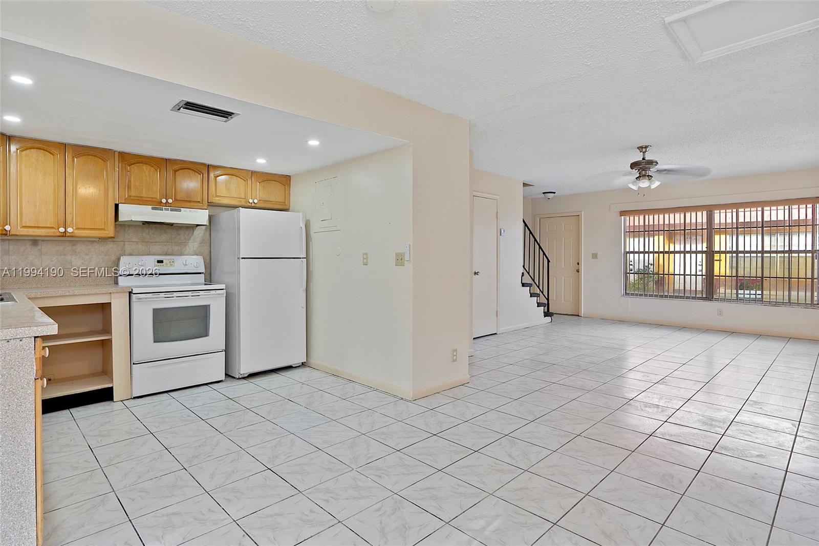 ROYAL OAKS TOWNHOUSE 12 C - Residential