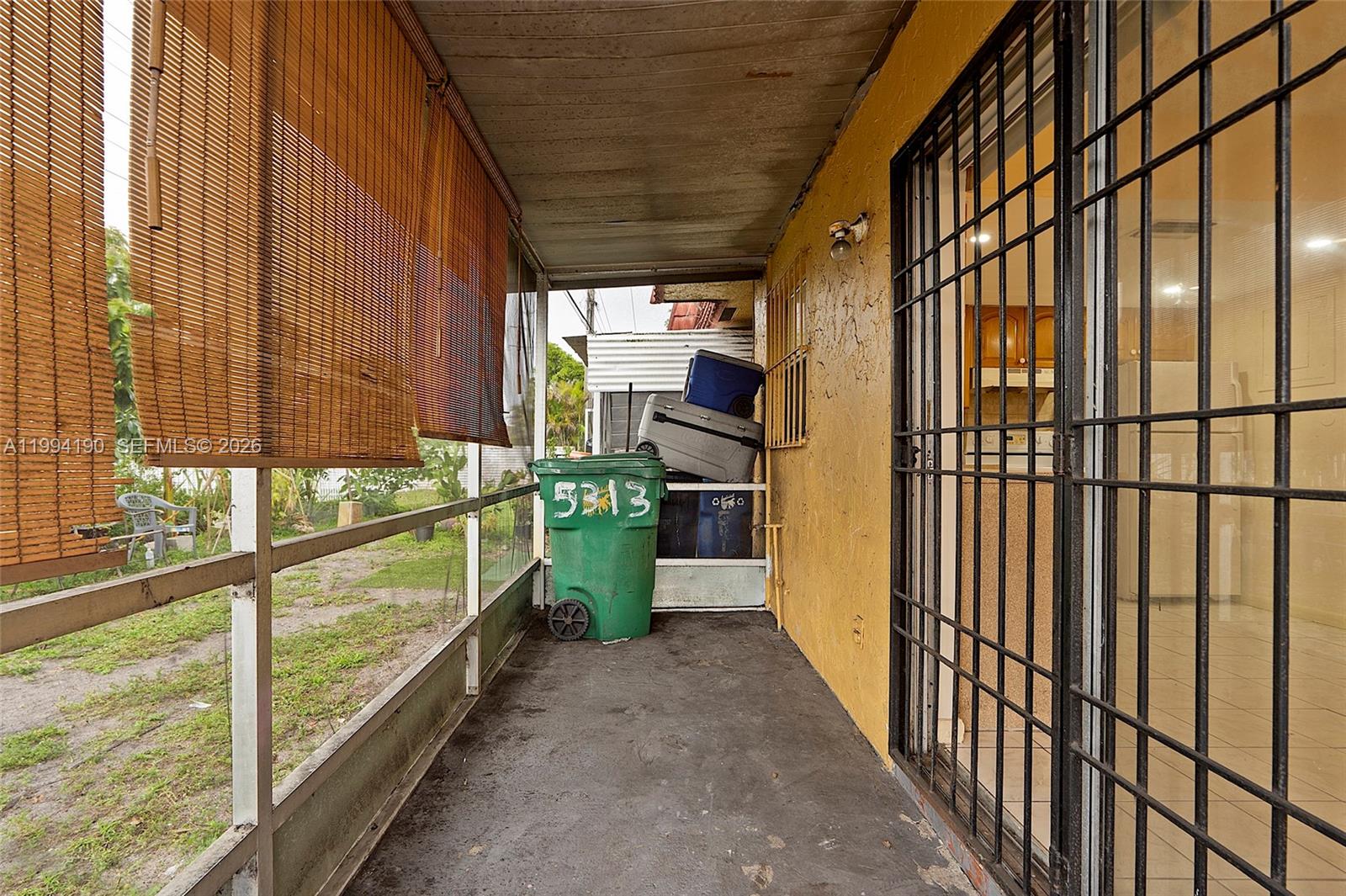 ROYAL OAKS TOWNHOUSE 12 C - Residential