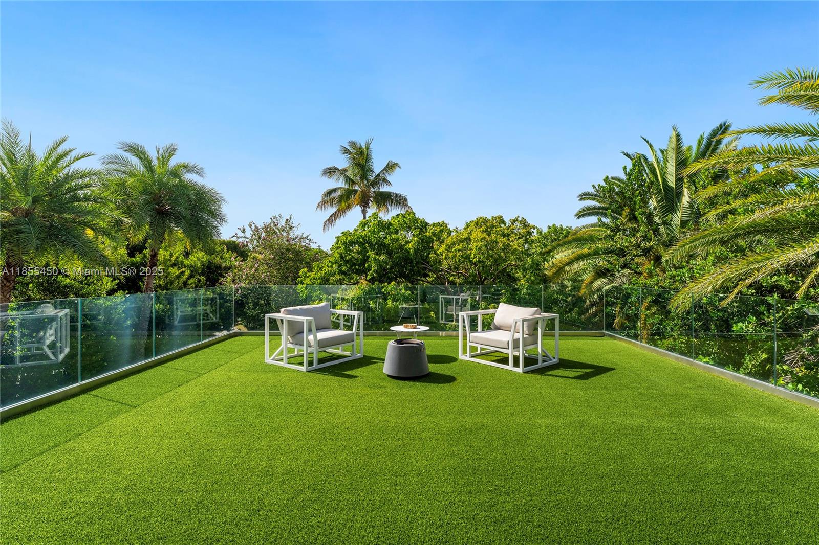 SURPRISE POINT - Residential